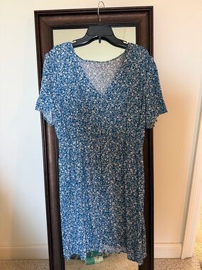 SHEIN Blue Floral V-Neck Mini Dress